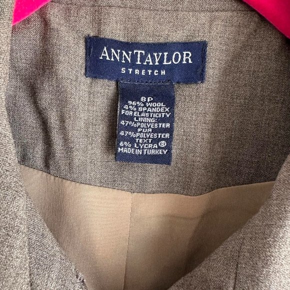 ANN TAYLOR ‎ Wool Blend Taupe 5-Button Short Length Ladies Career Blazer, 8P - Picture 3 of 5